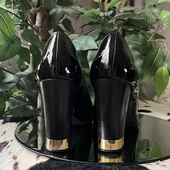 Tory Burch Black Heels with Gold Emblem - Picture 4 of 7